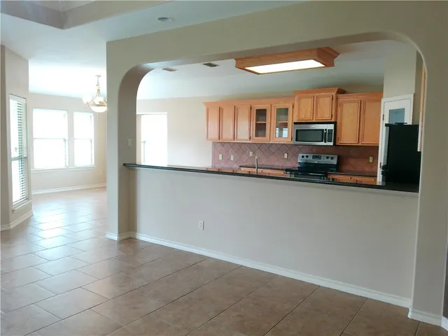 $2,095 | 2514 Windblown Drive, Corpus Christi, TX 78414
