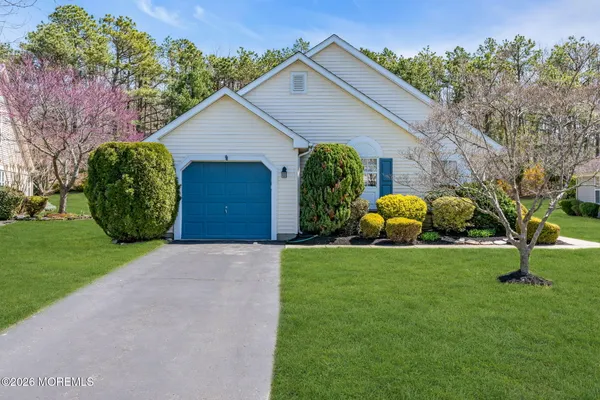 $429,000 | 2621 Meadow Lake Drive, Toms River, NJ 08755