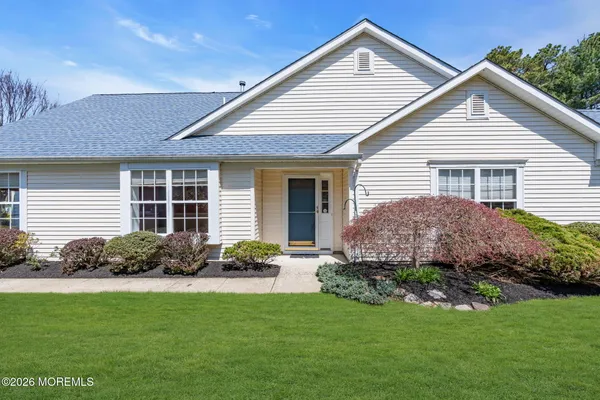 $429,000 | 2621 Meadow Lake Drive, Toms River, NJ 08755