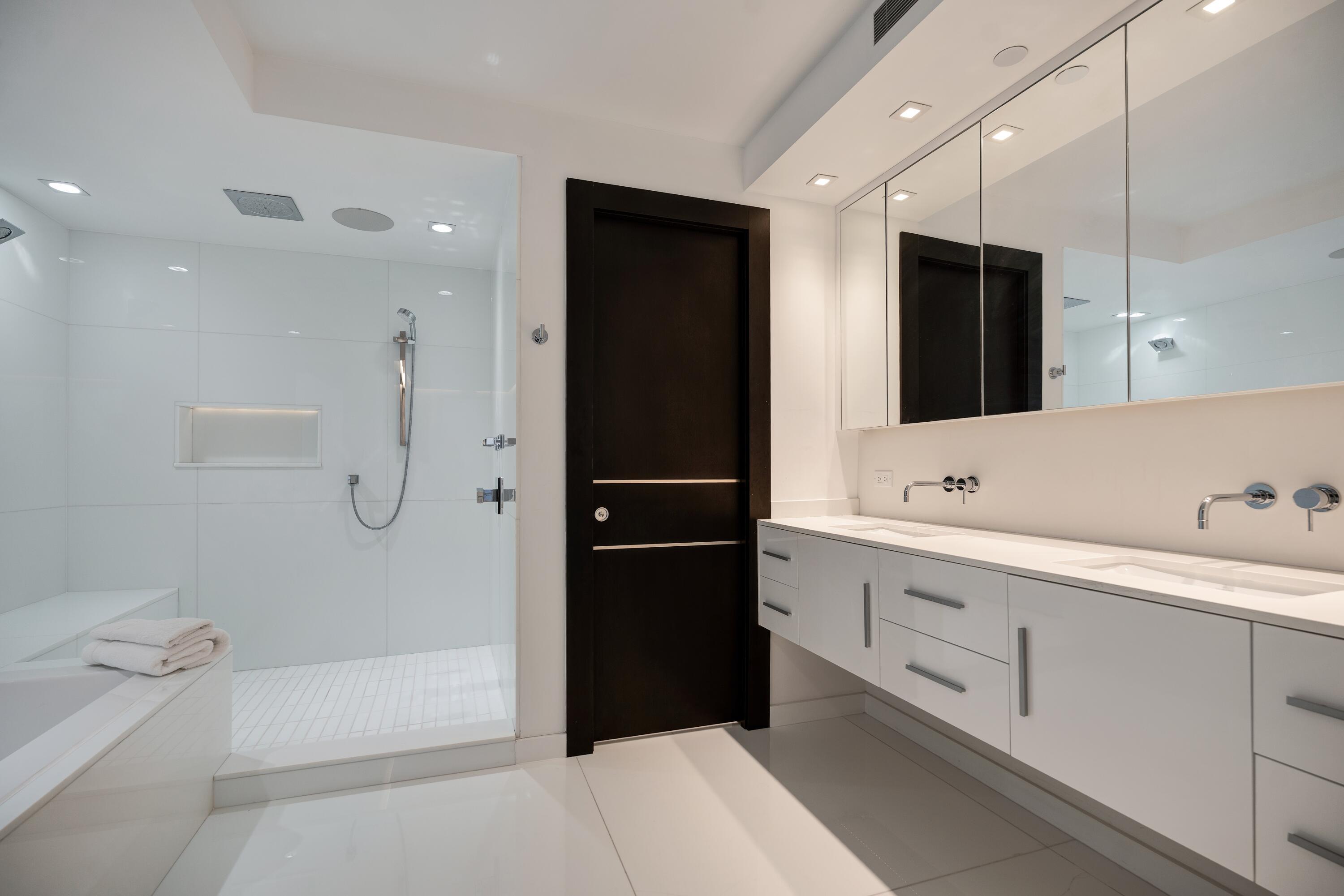 2150 North Ocean Boulevard, Unit 4N Boca Raton, FL 33431 - Photo 33 of 68 Primary Bath