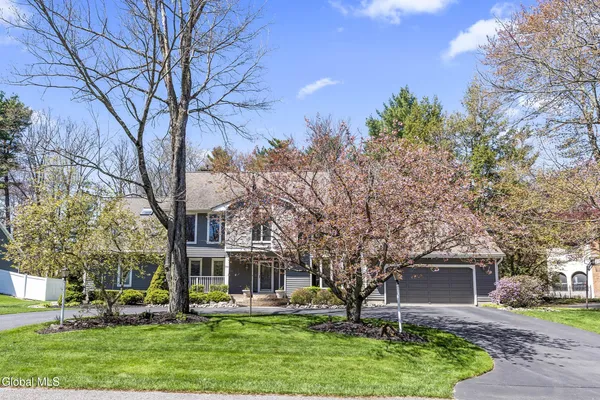 $689,900 | 950 Gloucester Place, Niskayuna, NY 12309