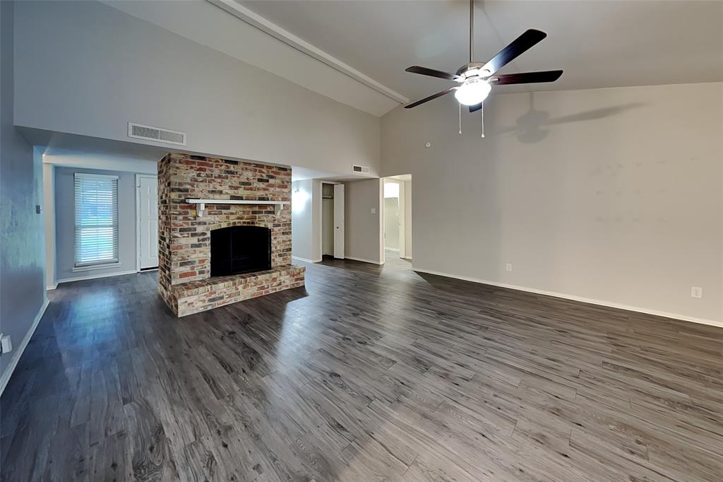 2611 Sprucewood Lane Euless, TX 76039 - Photo 2 of 18