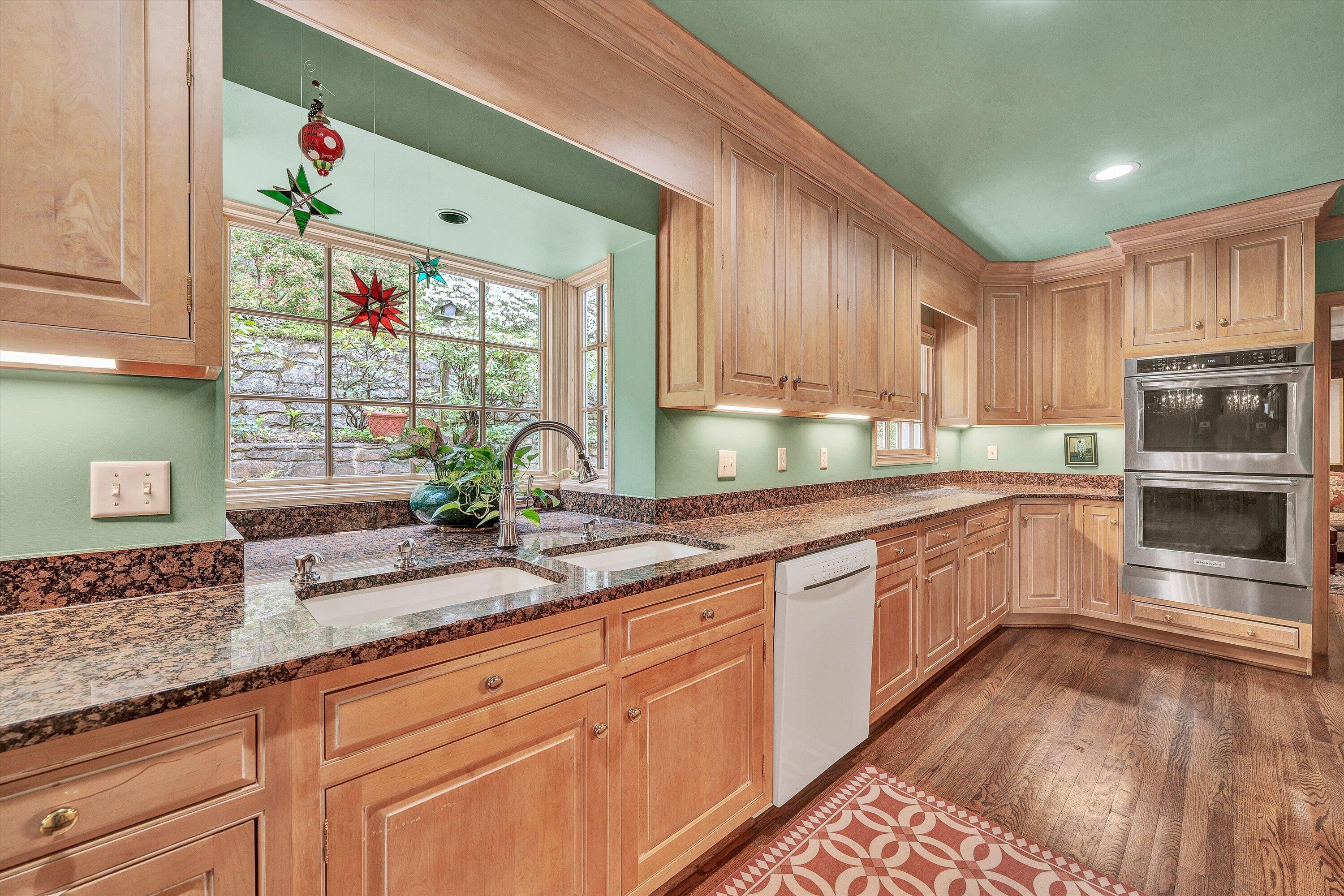 2438 Robin Hood Road Southeast Roanoke, VA 24014 - Photo 25 of 81 25-DSC00160