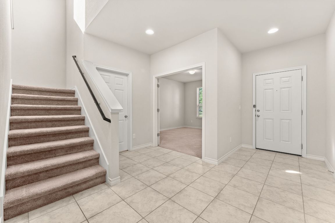 740 Aliso Trail Leander, TX 78641 - Photo 3 of 35 a view of entryway