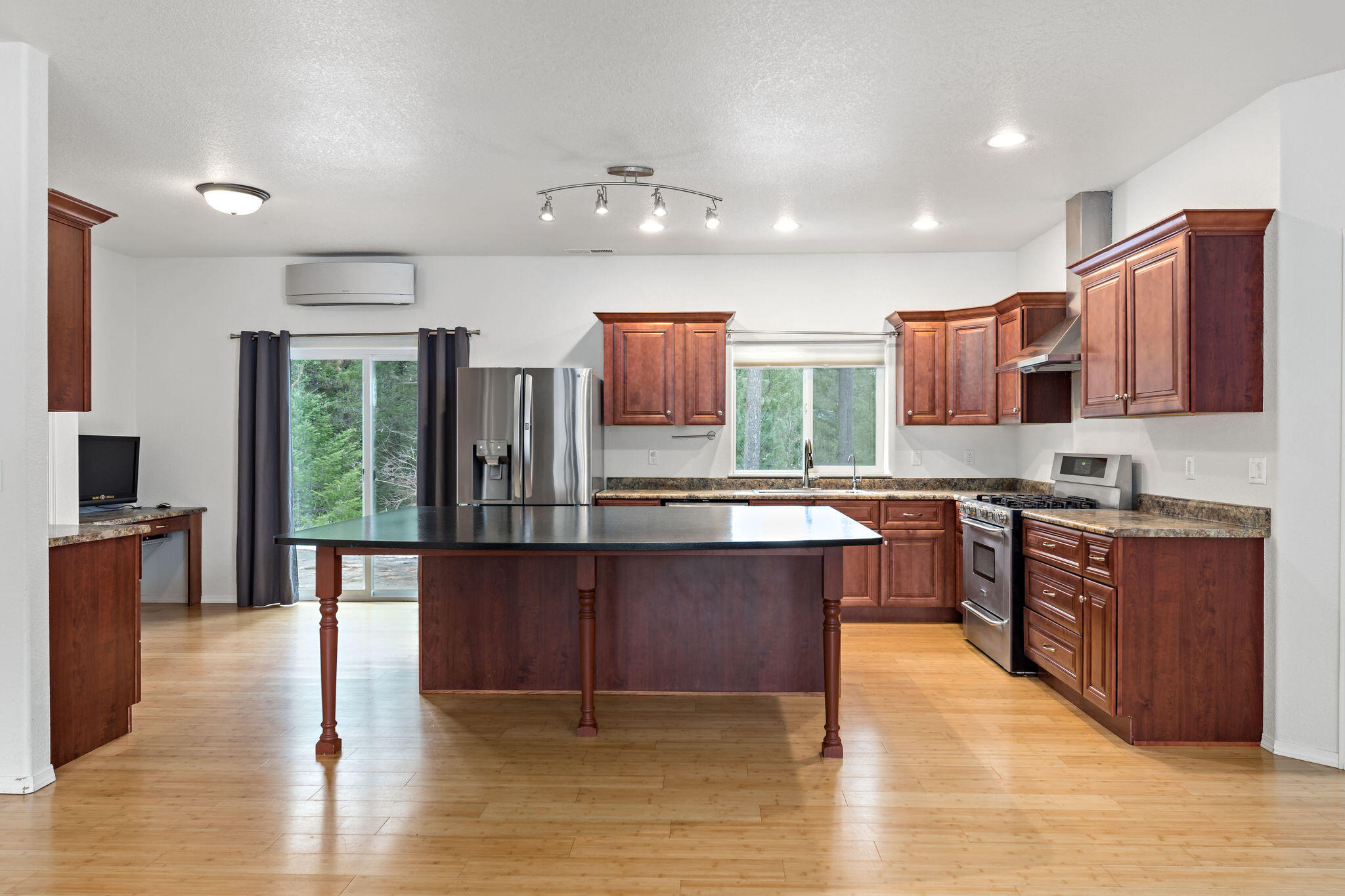 10523 Lower River Road Grants Pass, OR 97526 - Photo 10 of 58 079A6451