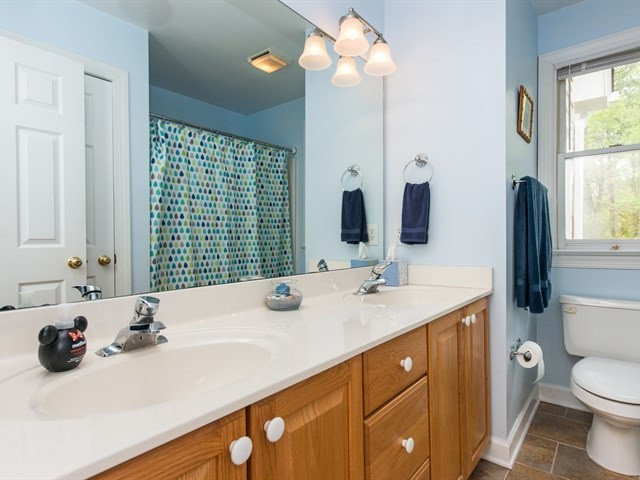 11821 Pembridge Lane Raleigh, NC 27613 - Photo 14 of 23 Bathroom