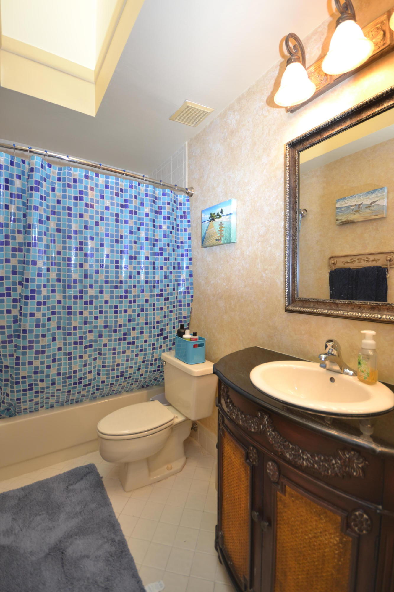 11147 Highland Circle Boca Raton, FL 33428 - Photo 15 of 37 Updated Guest Bath