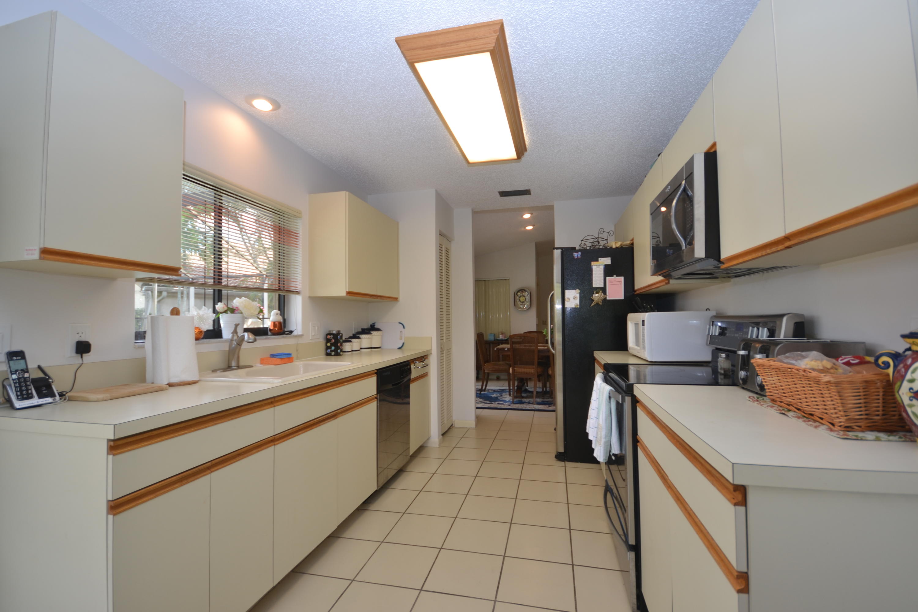 11147 Highland Circle Boca Raton, FL 33428 - Photo 8 of 37 Kitchen