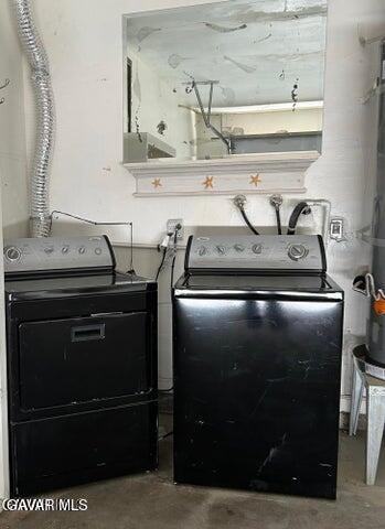 38710 10th Street East, Unit 12 Palmdale, CA 93550 - Photo 22 of 23 a close view of stove