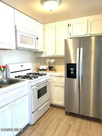 $299,995 | 38710 10th Street East, Unit 12, Palmdale, CA 93550