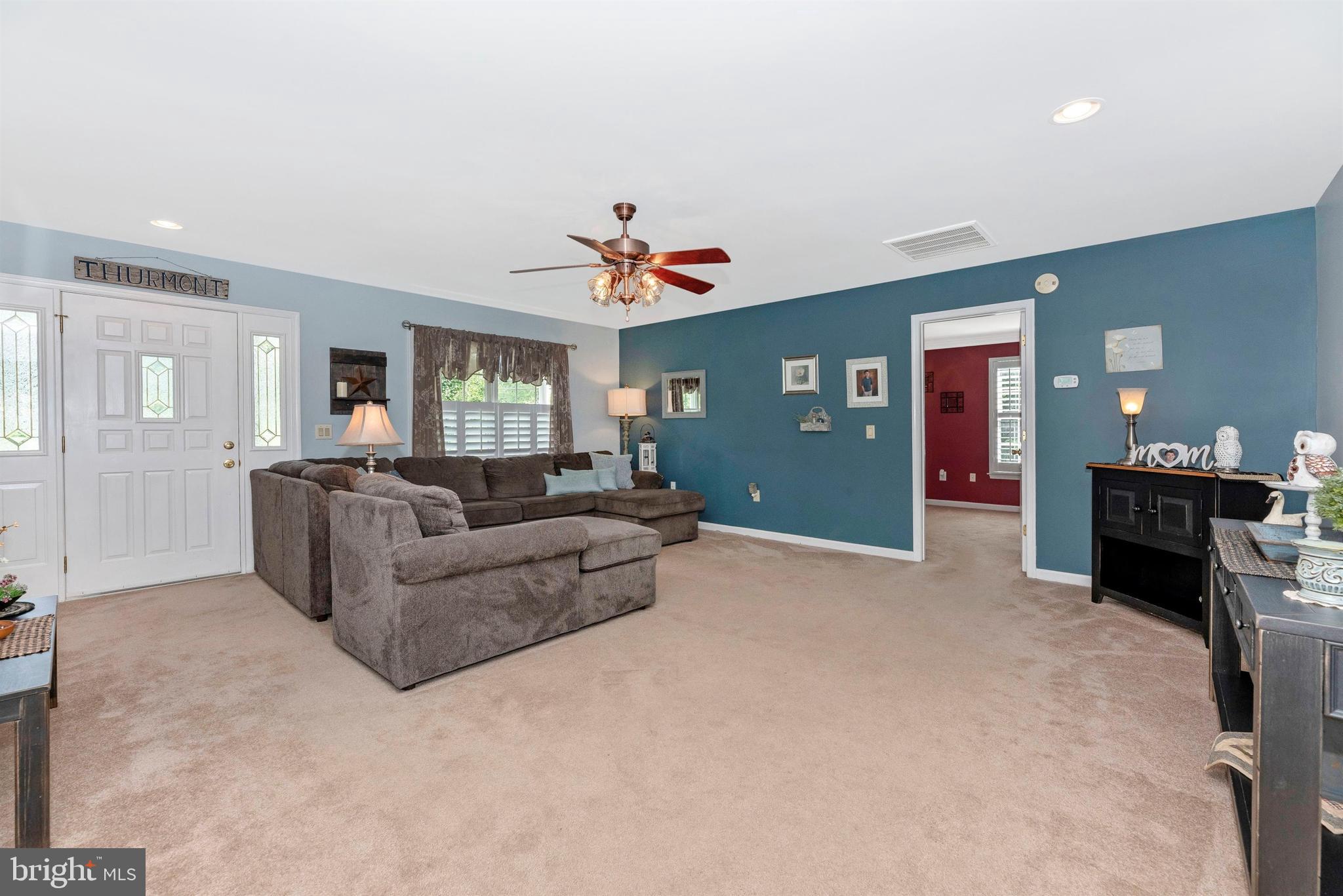7819 Rocky Ridge Road Thurmont, MD 21788 - Photo 6 of 62 Living Room