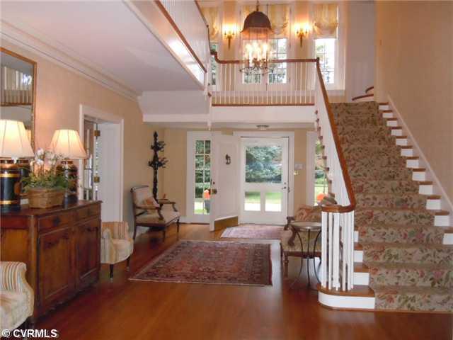 6107 Three Chopt Road Richmond, VA 23226 - Photo 2 of 12 Foyer