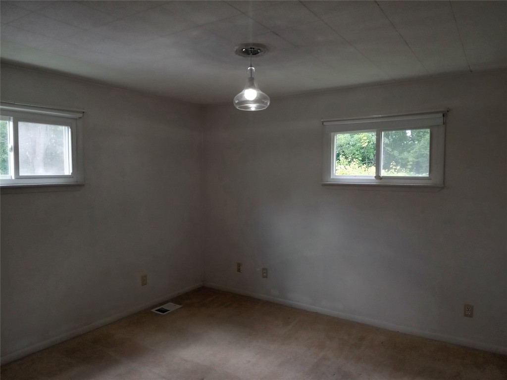 9 Beechknoll Road Binghamton, NY 13903 - Photo 5 of 20 Gallery Image 5