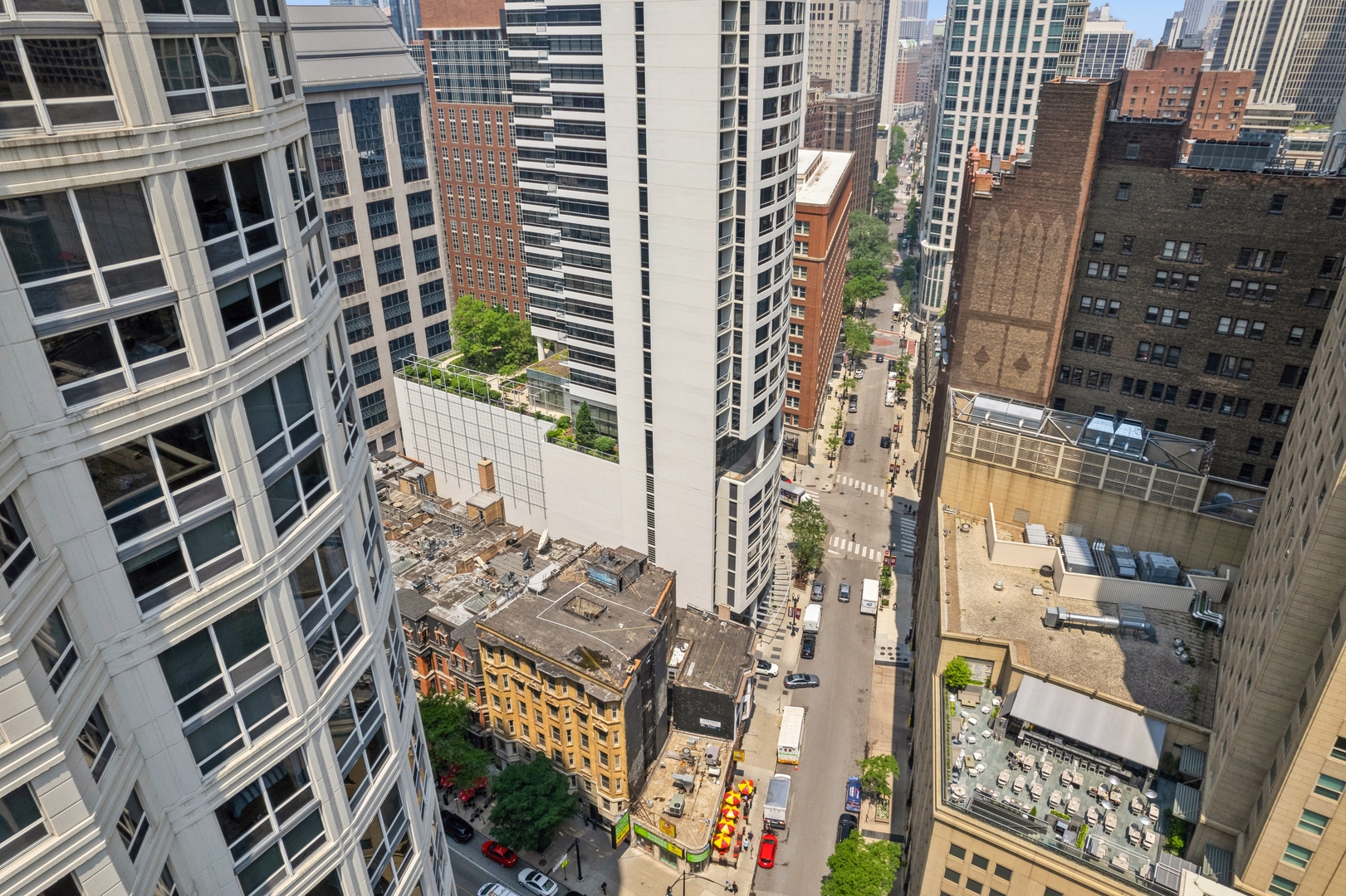 58 East Chicago Avenue Chicago, IL 60611 - Photo 18 of 27 an aerial view of a building