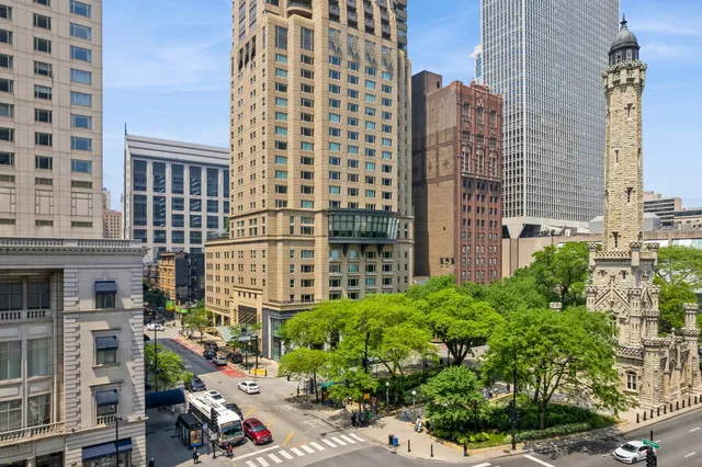 $18,747,747 | 58 East Chicago Avenue, Chicago, IL 60611