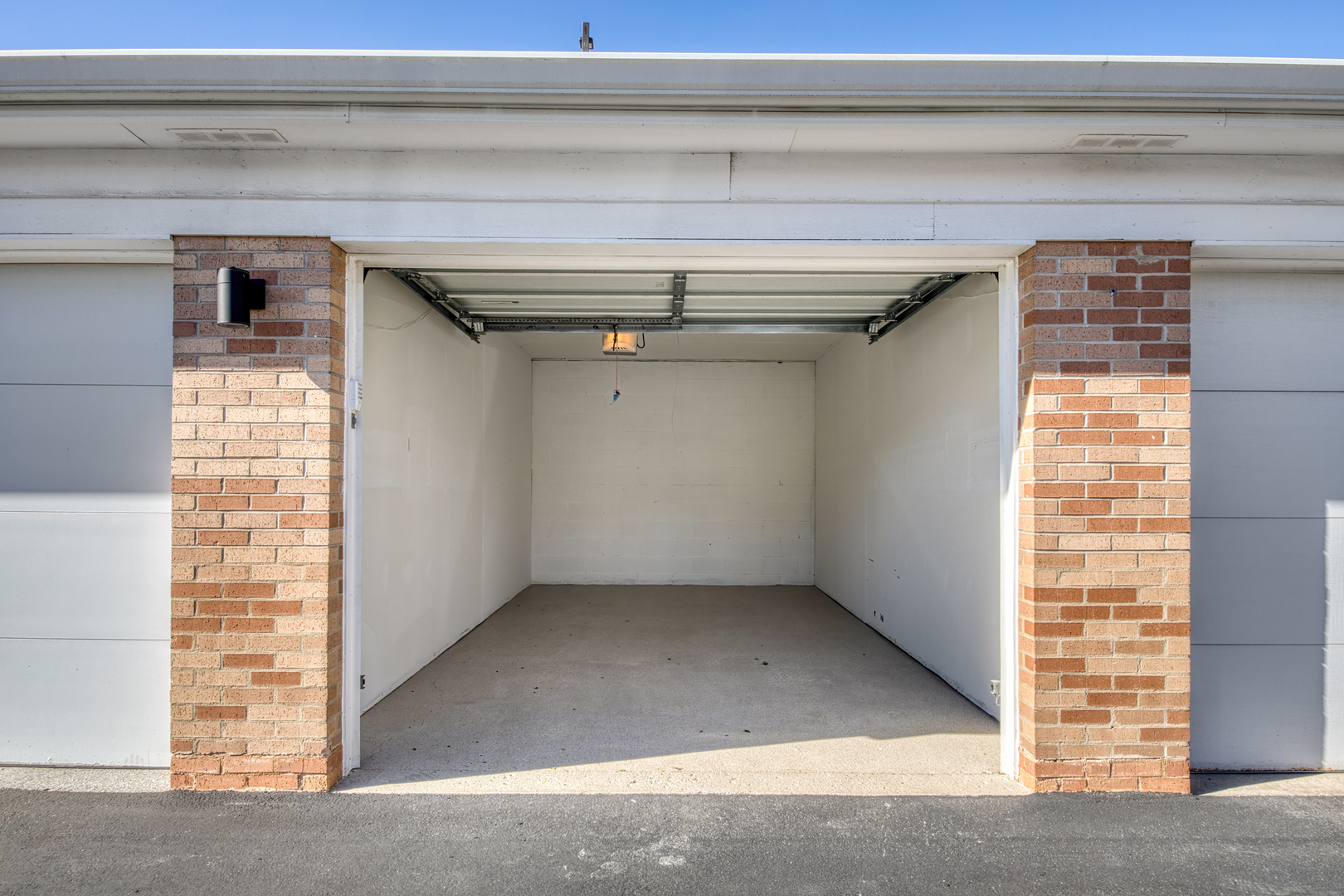 18310 Robin Lane, Unit D2 Homewood, IL 60430 - Photo 17 of 17 a view of an empty room