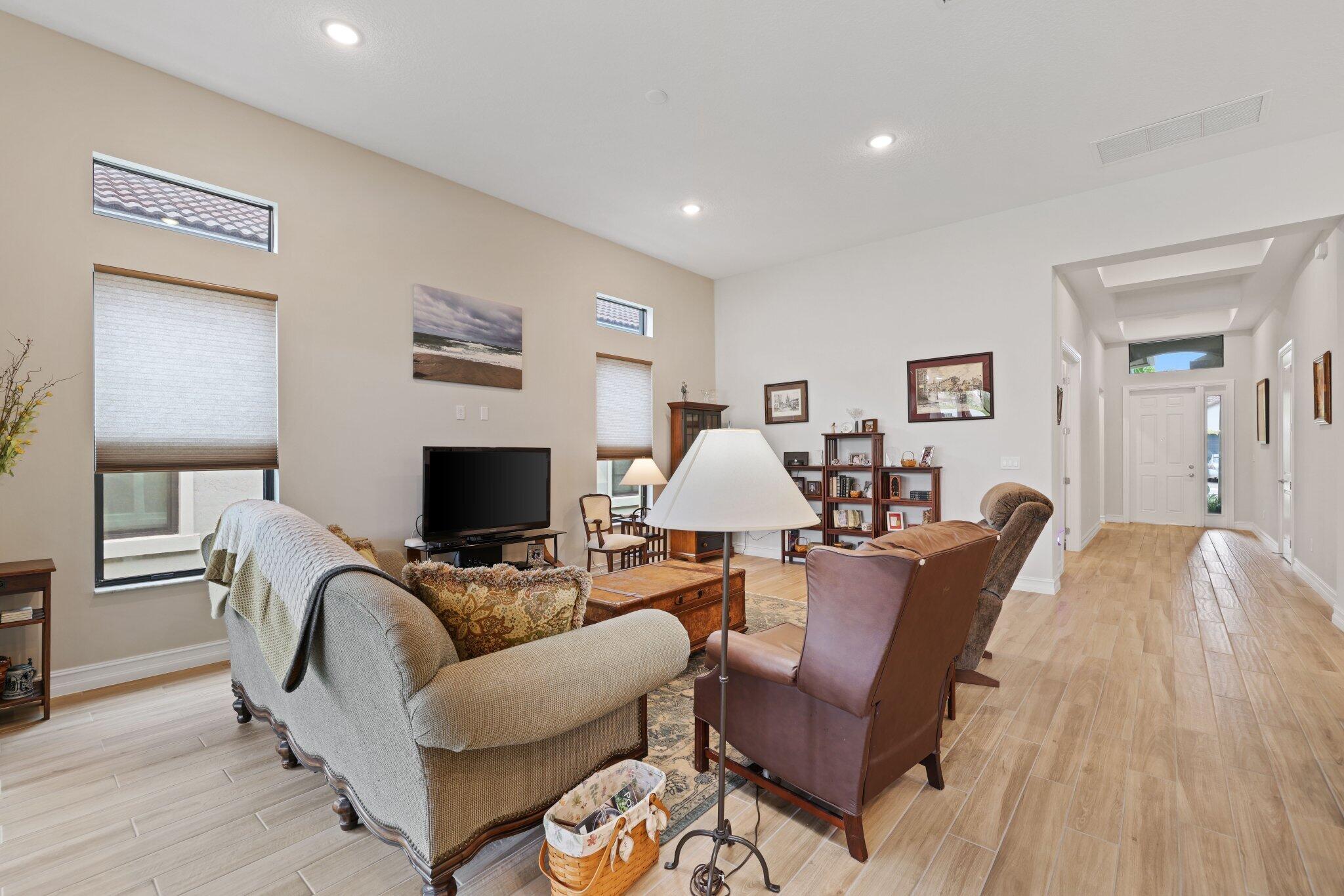 8887 Leon Circle Parkland, FL 33076 - Photo 14 of 54 8887 Leon Circle West - 19.jpg-SMALL