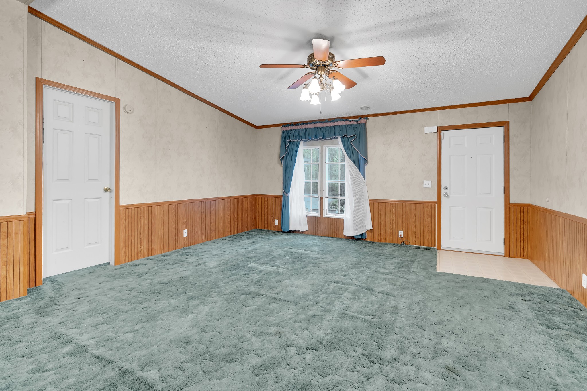 2635 Pete Sain Road Manchester, TN 37355 - Photo 29 of 52 a view of livingroom with a ceiling fan