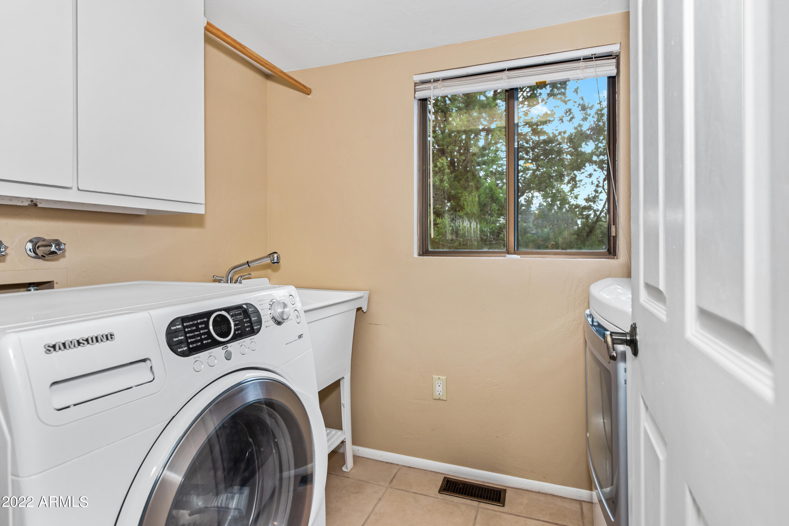 2040 Elbow Bend Road Prescott, AZ 86305 - Photo 15 of 19 015_Laundry Room