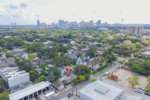 $1,100,000 | 2438 Albans Road, Houston, TX 77005