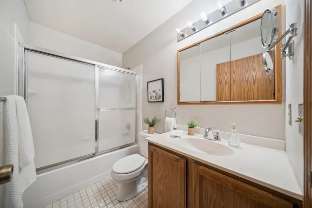 $173,900 | 369 Belvidere Street East, Unit 369B, St. Paul, MN 55107