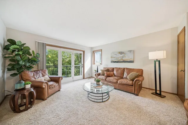 $173,900 | 369 Belvidere Street East, Unit 369B, St. Paul, MN 55107