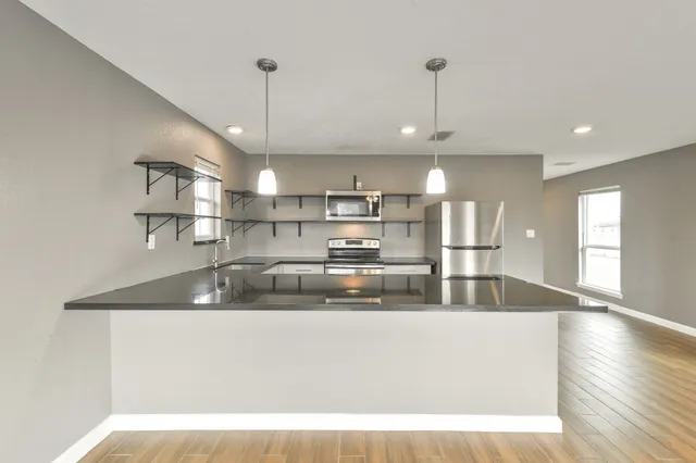 $1,625 | 1210 Airline North, Rosharon, TX 77583