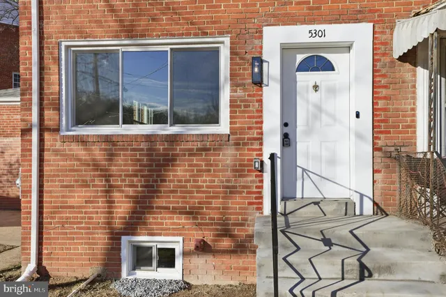 $397,900 | 5301 67th Avenue, Riverdale, MD 20737