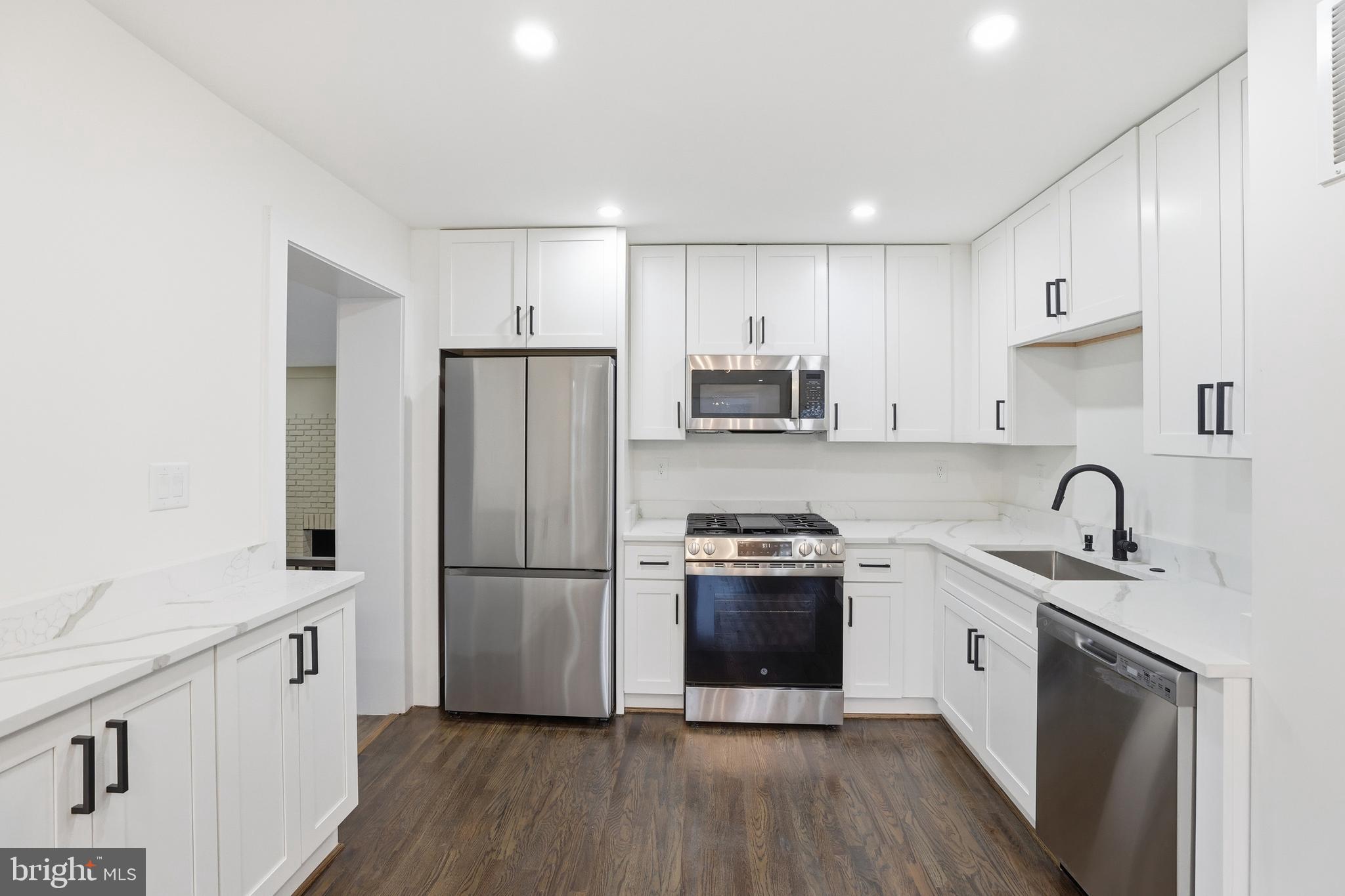 5301 67th Avenue Riverdale, MD 20737 - Photo 8 of 28