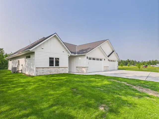 $374,000 | Tbd Elm Drive, Warroad, MN 56763
