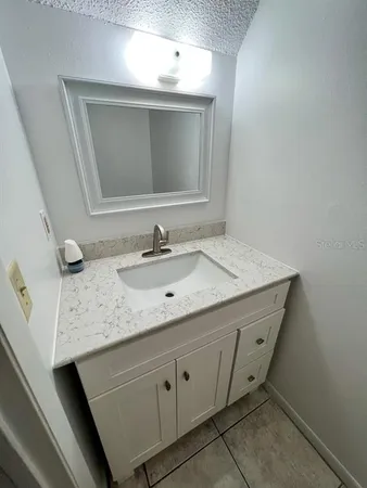 $1,300 | 5601 Ave H, Unit 2, McIntosh, FL 32664