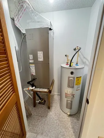 $1,300 | 5601 Ave H, Unit 2, McIntosh, FL 32664