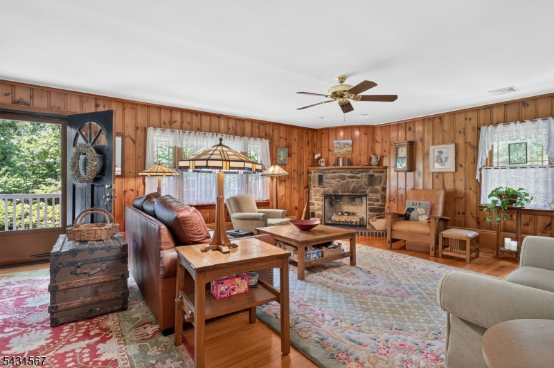 28 Saw Mill Road Warren, NJ 07059 - Photo 6 of 38