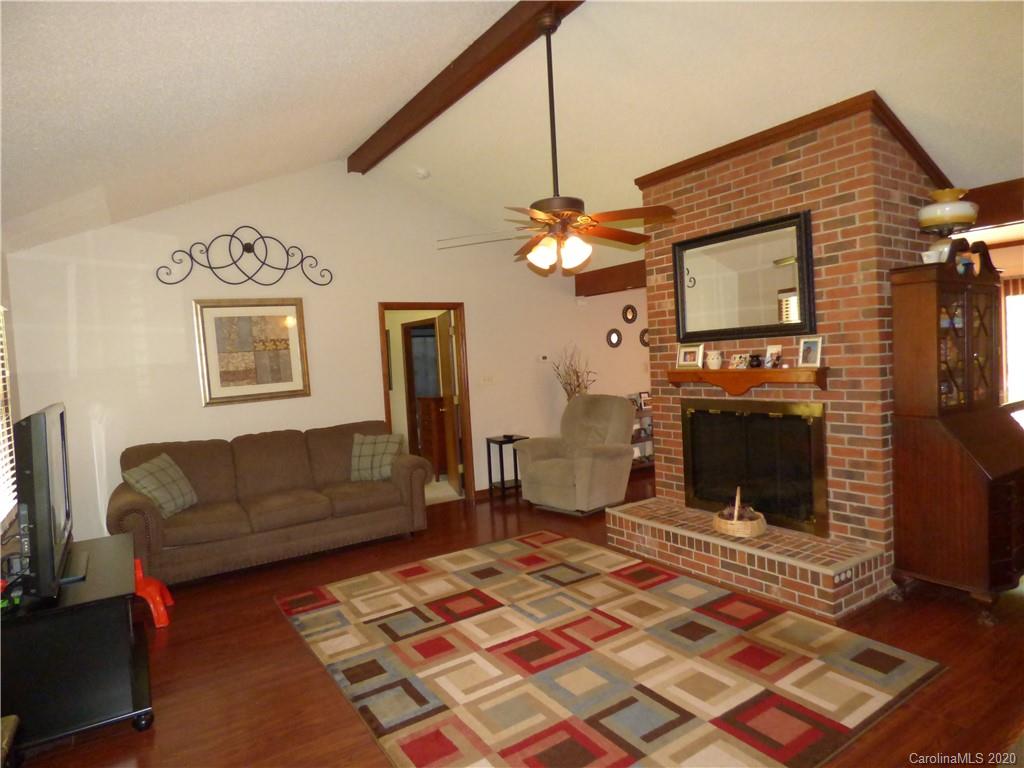 902 Pine Forest Road Charlotte, NC 28214 - Photo 5 of 21 Gallery Image 5