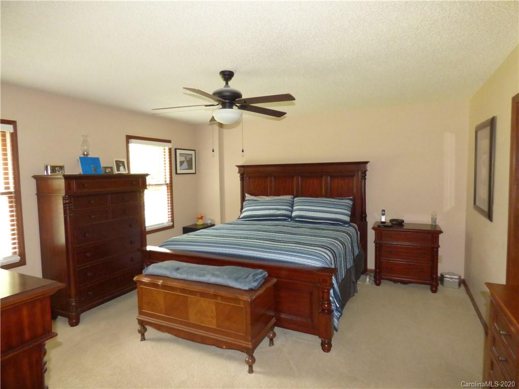 902 Pine Forest Road Charlotte, NC 28214 - Photo 8 of 21 Gallery Image 8