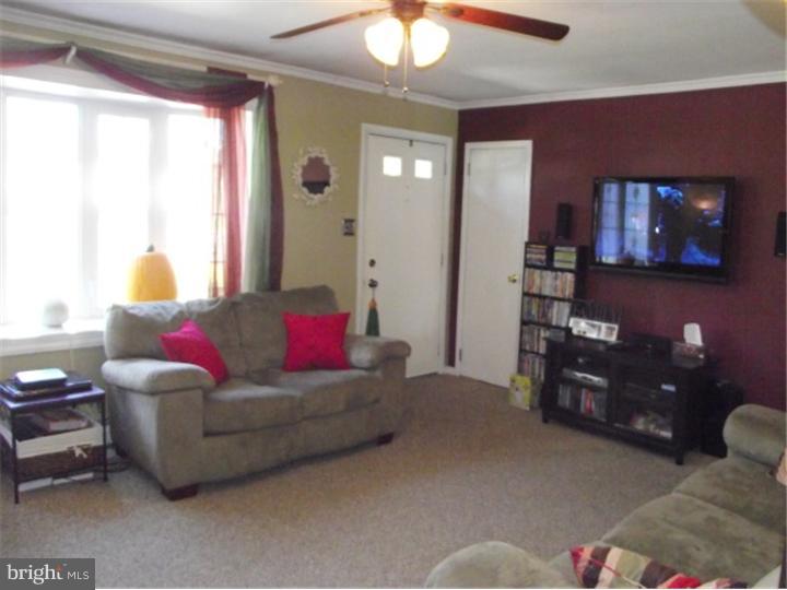 536 Durham Road Langhorne, PA 19047 - Photo 4 of 24 Living Room