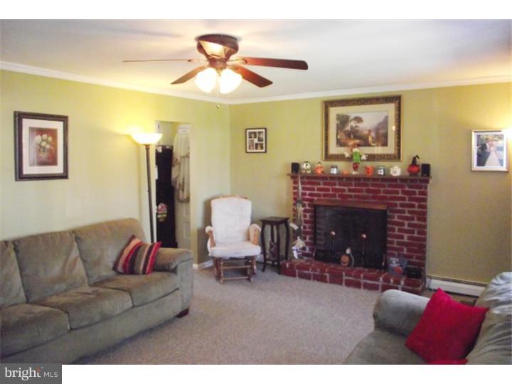 536 Durham Road Langhorne, PA 19047 - Photo 5 of 24 Living Room