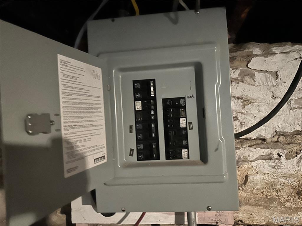 9405 Gentry Avenue St. Louis, MO 63125 - Photo 12 of 16