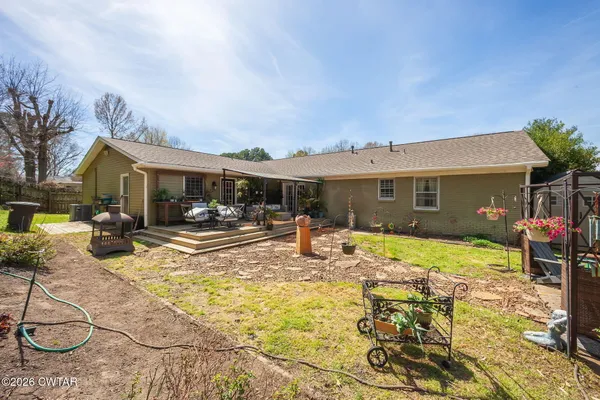 $289,900 | 20 Grandview Drive, Jackson, TN 38305
