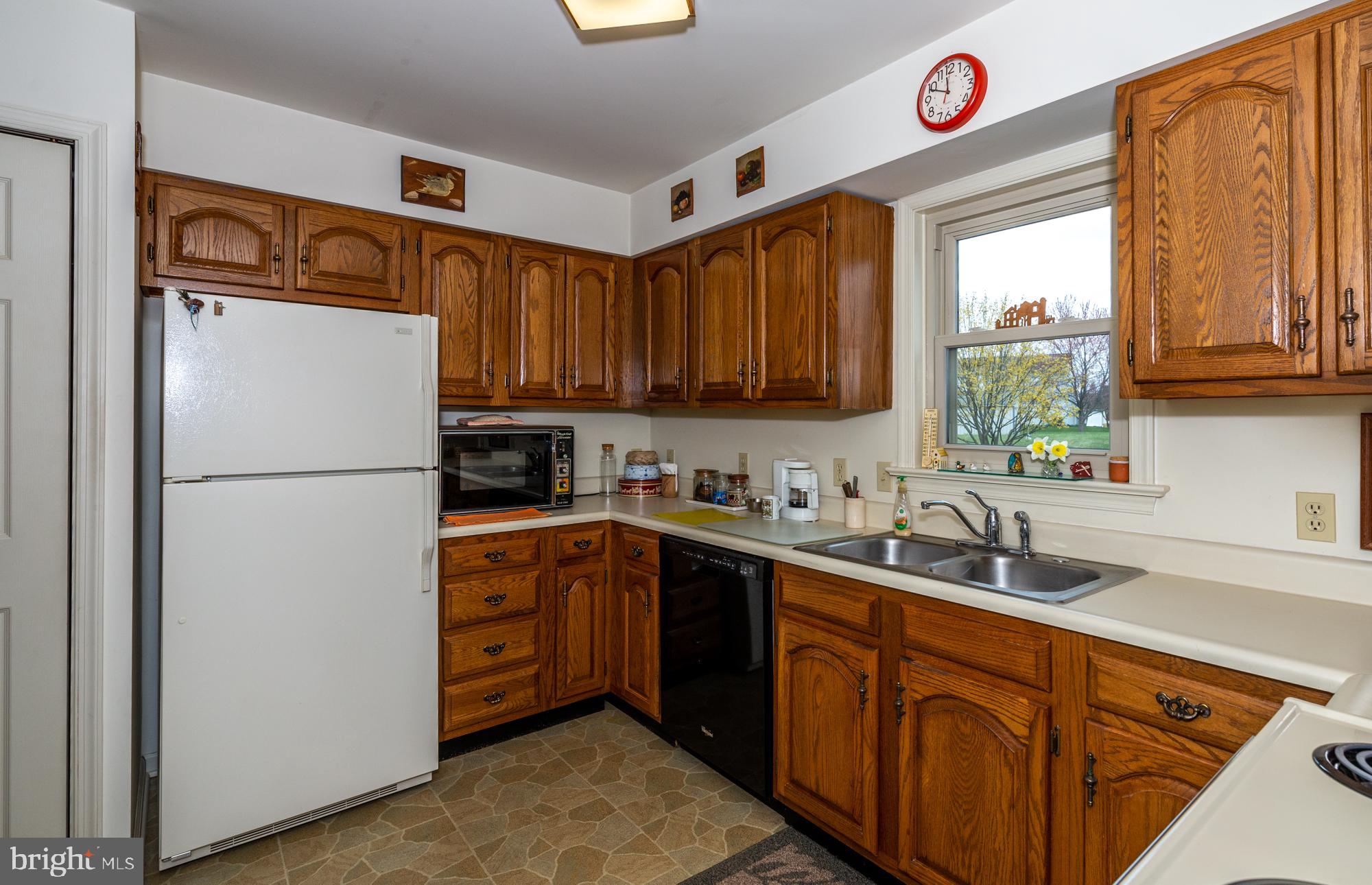 18 Lakeview Place Lititz, PA 17543 - Photo 11 of 25 V3