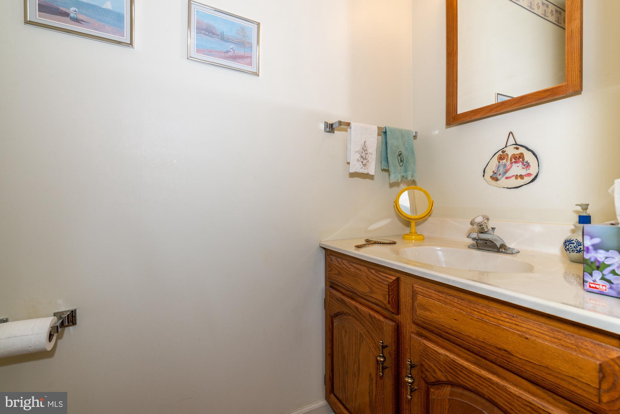 18 Lakeview Place Lititz, PA 17543 - Photo 12 of 25 Half Bath