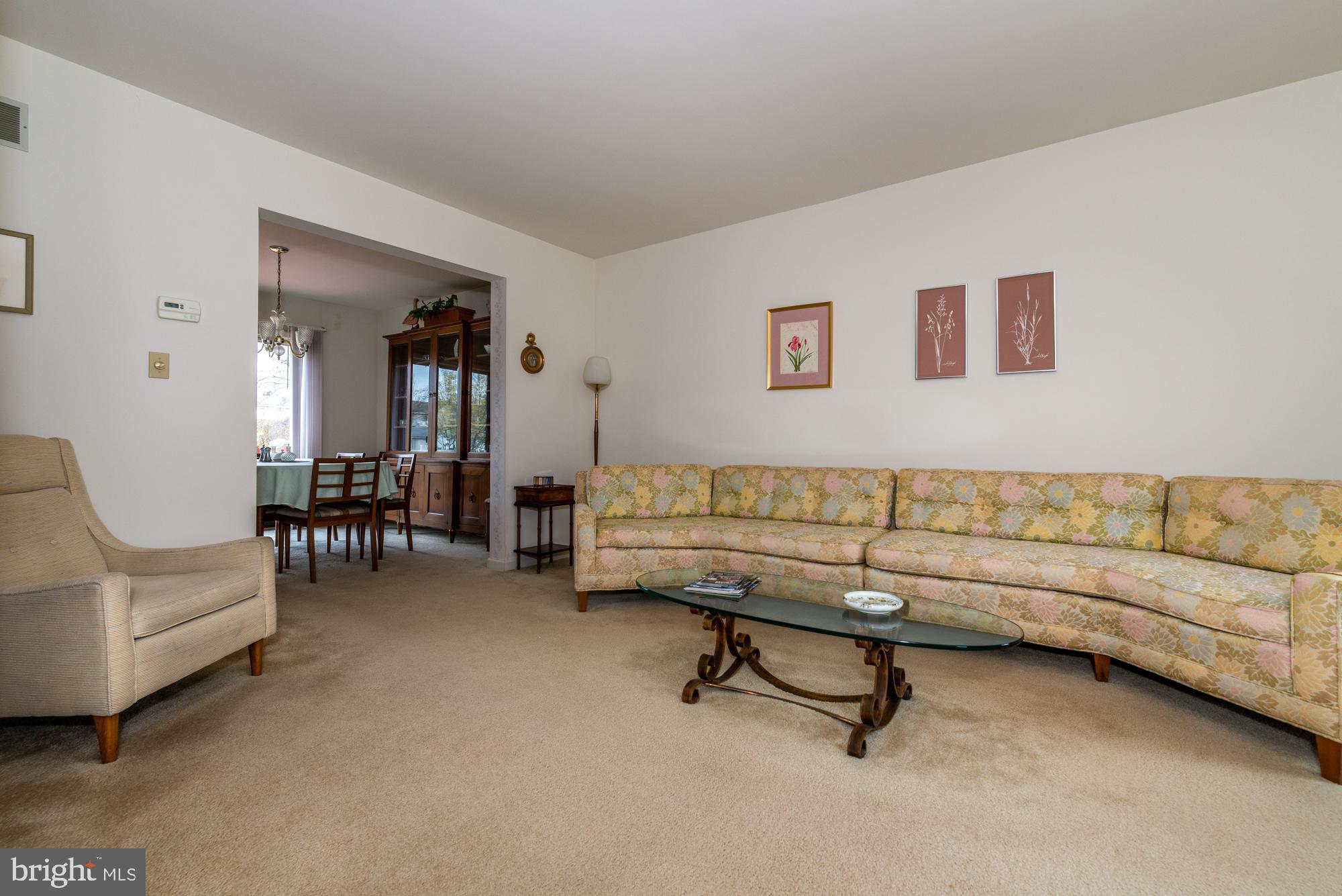 18 Lakeview Place Lititz, PA 17543 - Photo 5 of 25 Living Room