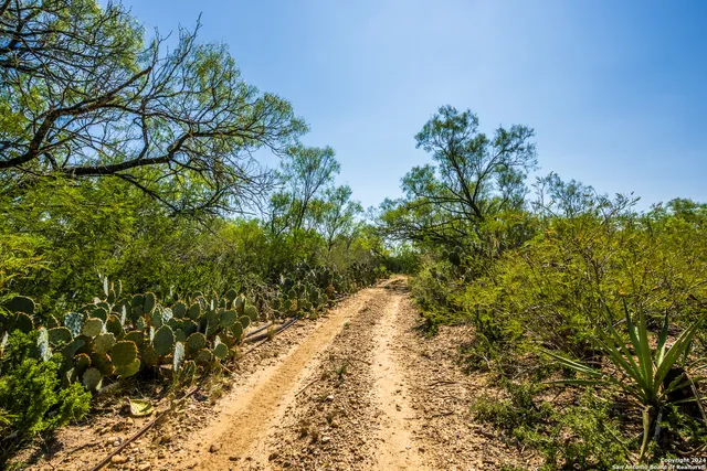 $2,431,250 | 0 Cr 646, Hondo, TX 78861