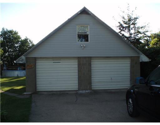 871 Freeport Road Freeport, PA 16229 - Photo 4 of 13 Parking Lot/Garage.