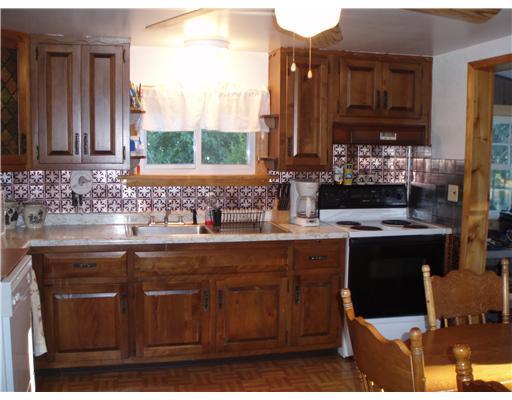 871 Freeport Road Freeport, PA 16229 - Photo 5 of 13 Kitchen.