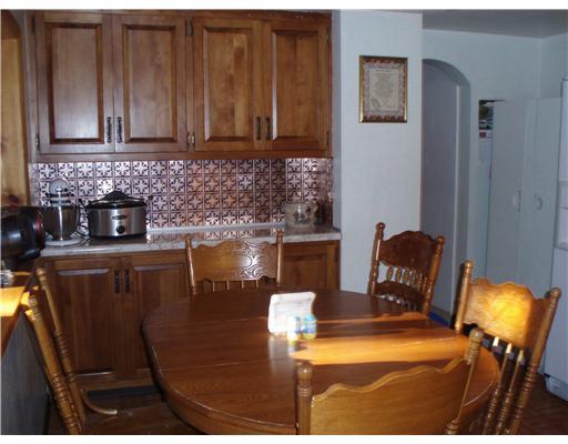 871 Freeport Road Freeport, PA 16229 - Photo 6 of 13 Kitchen.