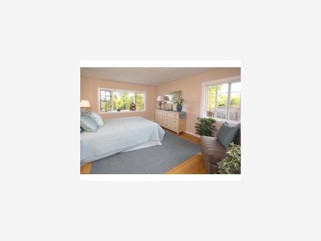 550 Darrell Road Hillsborough, CA 94010 - Photo 5 of 8