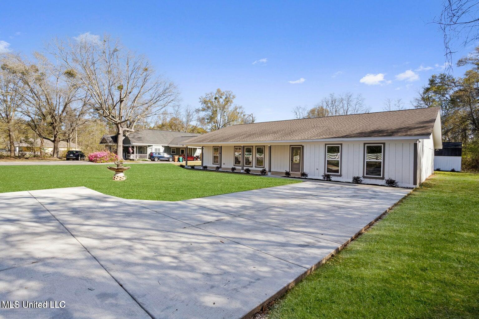 16341 Orange Grove Road Gulfport, MS 39503 - Photo 1 of 38 20250321175853812562000000-o