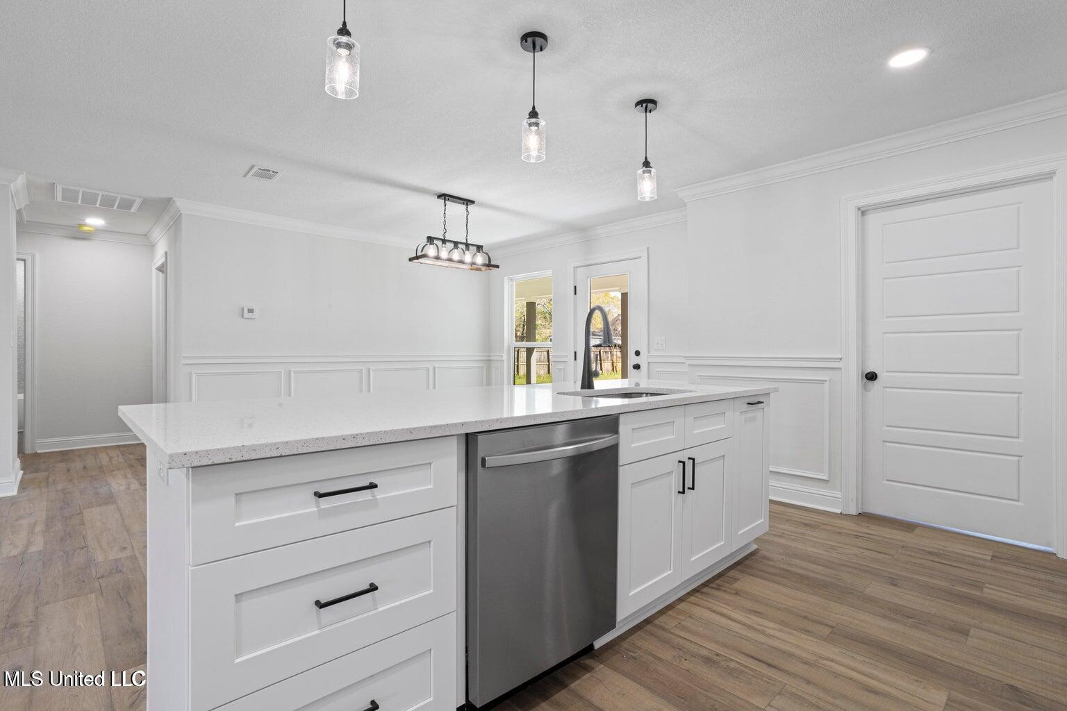 16341 Orange Grove Road Gulfport, MS 39503 - Photo 13 of 38 20250321175924737804000000-o