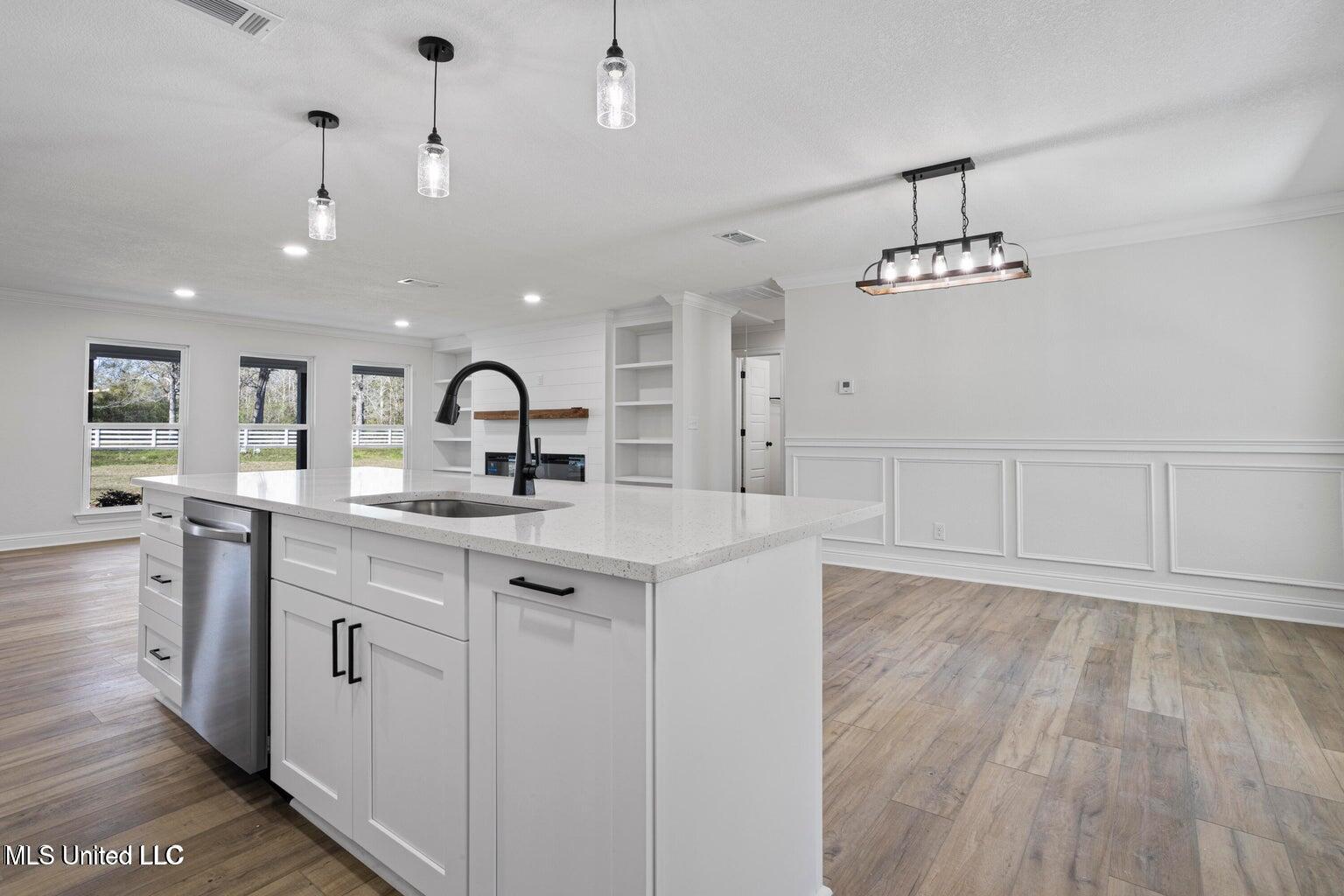 16341 Orange Grove Road Gulfport, MS 39503 - Photo 15 of 38 20250321175929300143000000-o